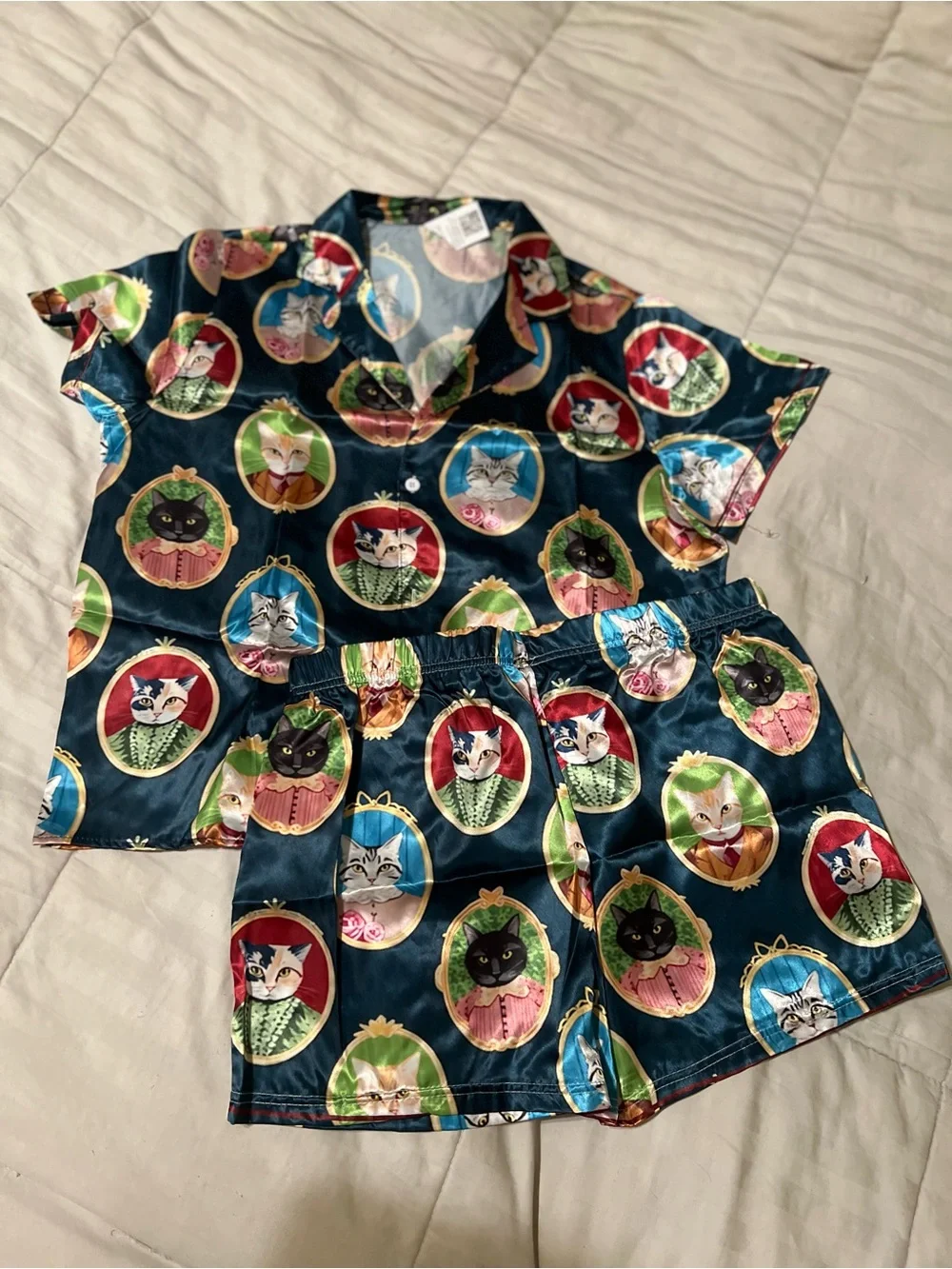 Unlisted Green Cat Portrait Short Pajama Set